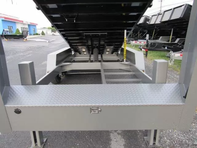 BWise 7 x 18 Gooseneck Tri-Axle Dump Trailer – Hydraulic Jacks - Image 3